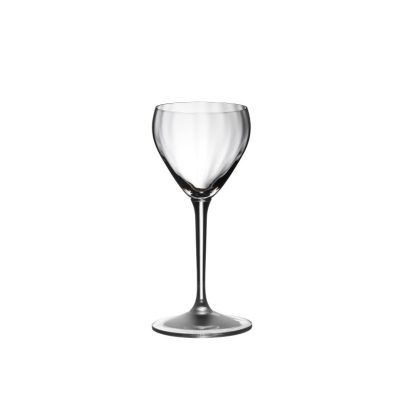 Drinkglass på stett med riflet overflate, i klart glass