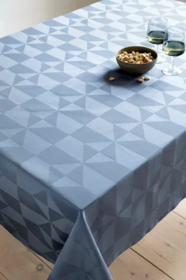 Compliments Duk damask blue